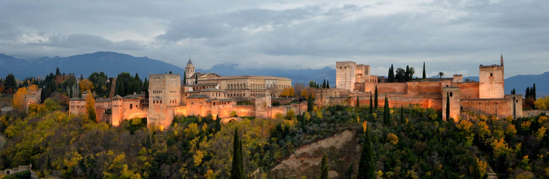 Busreis Andalusië rondreis Alhambra ©Ricardo Manzano from Pixabay