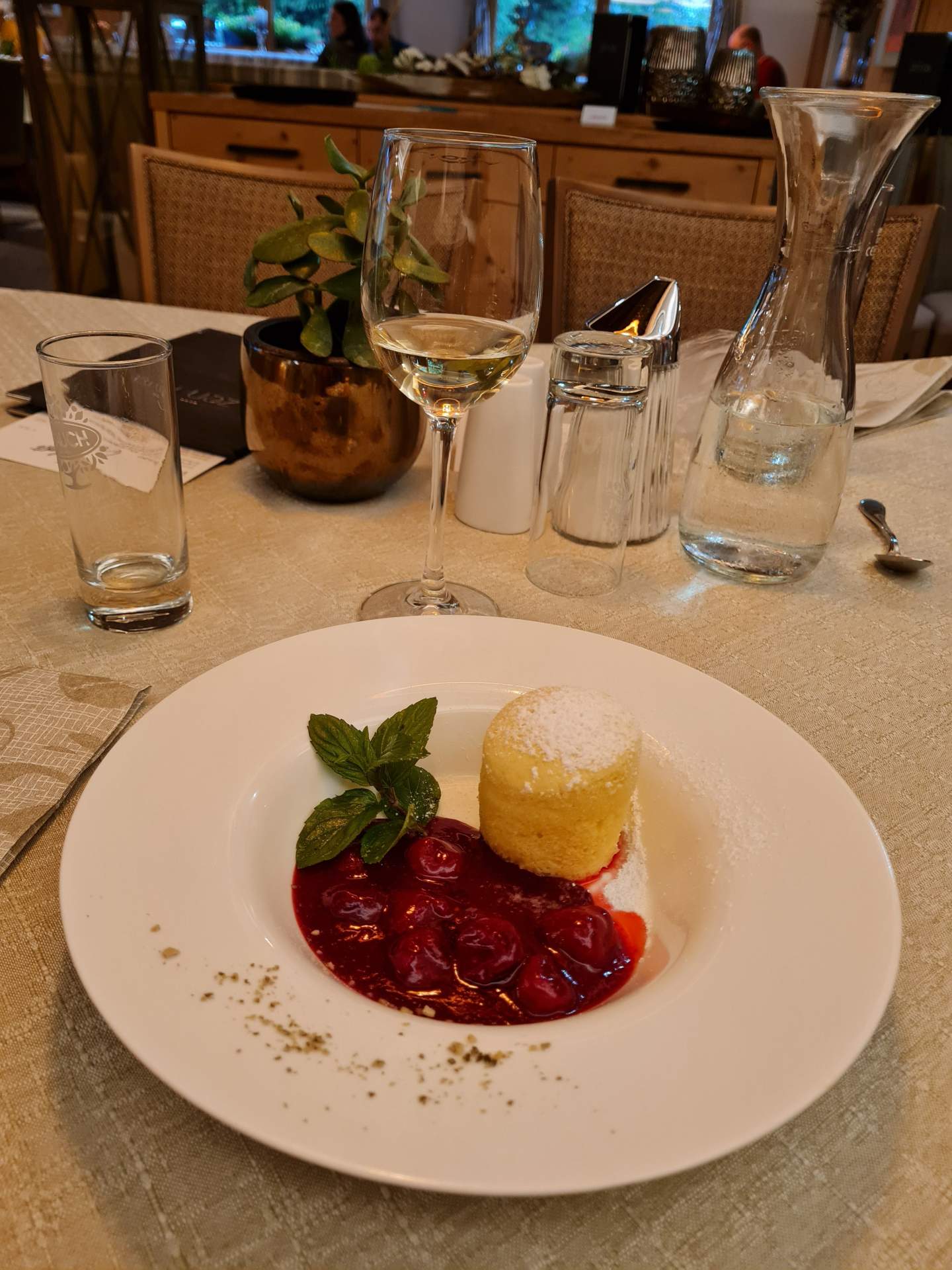 Busreis Kirchberg Hotel Zentral dessert ©Tine Wirix