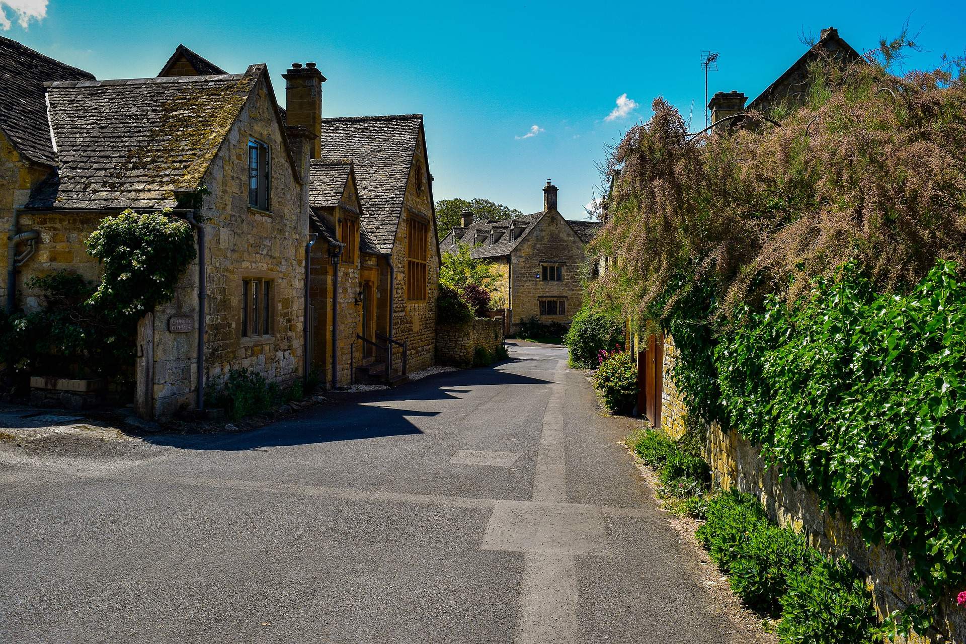 Busreis Cotswolds Bourton-on-the-Water ©Harry Burgess from Pixabay