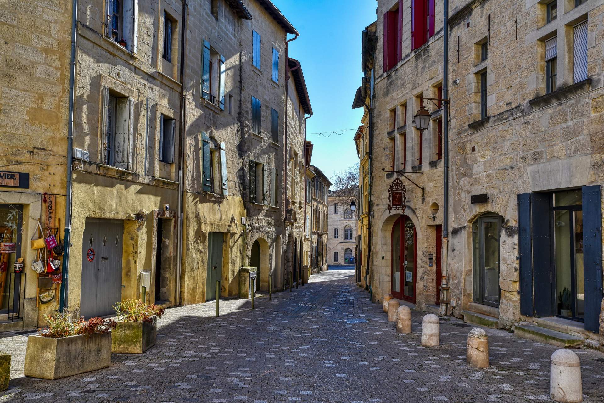 Busreis Provence - Uzès ©lecreusois from Pixabay