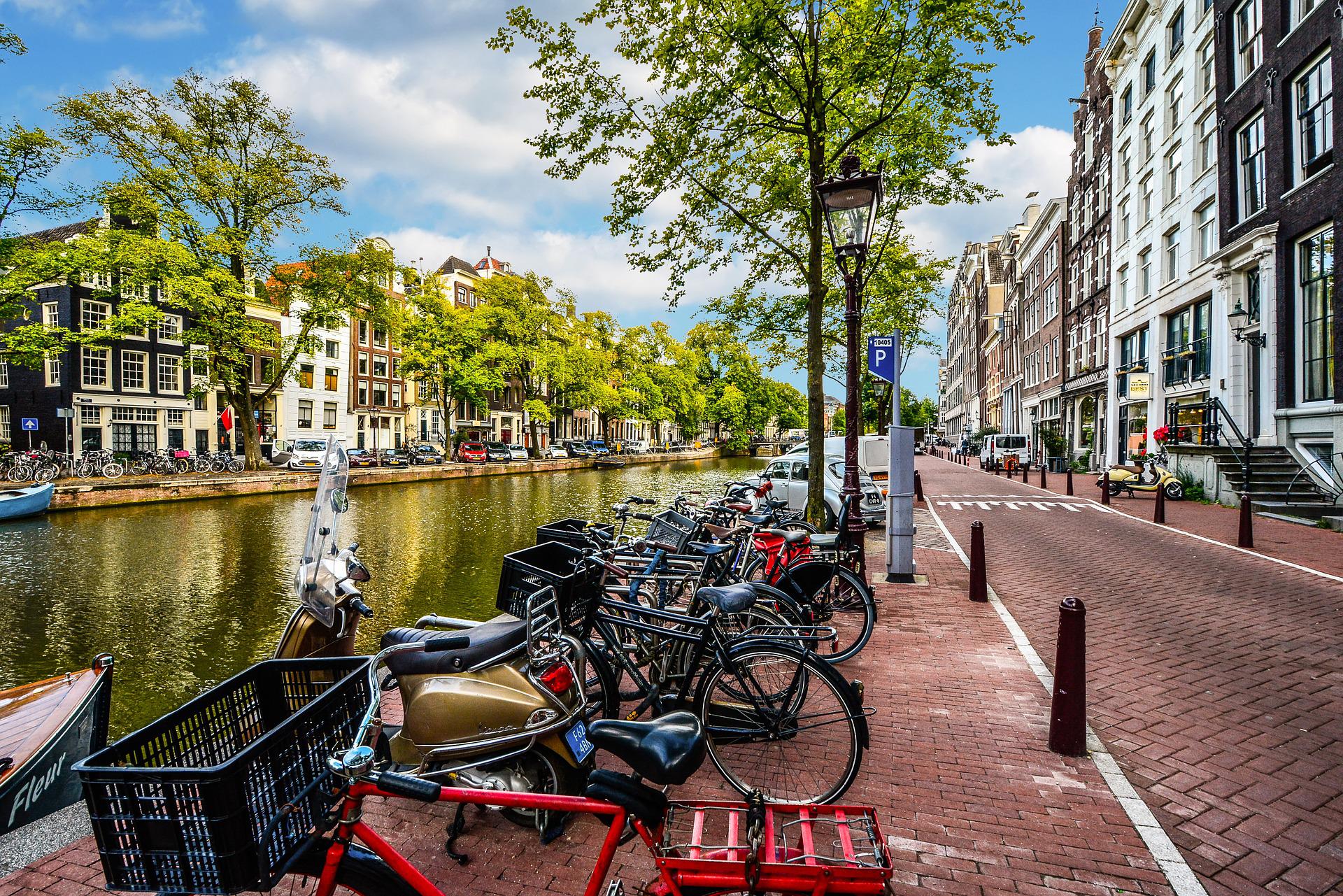 Busreis Amsterdam Volendam dagtrip ©user32212 from Pixabay