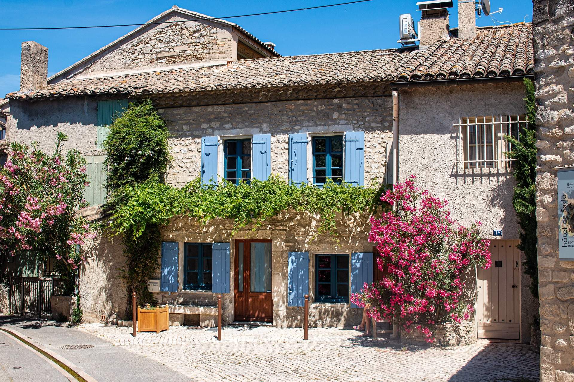Saint Rémy de Provence  © Marcel Dominic via Pixabay